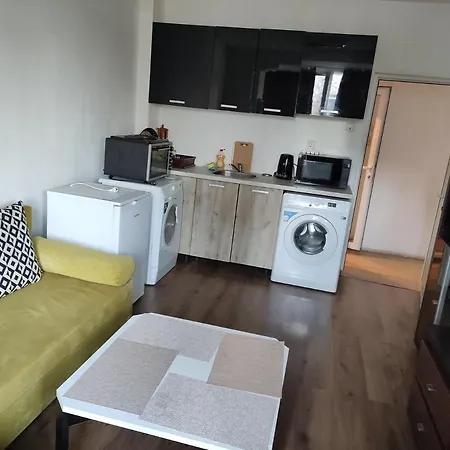 Многостаен Апартамент В Центъра На Град Бургас. Apartment