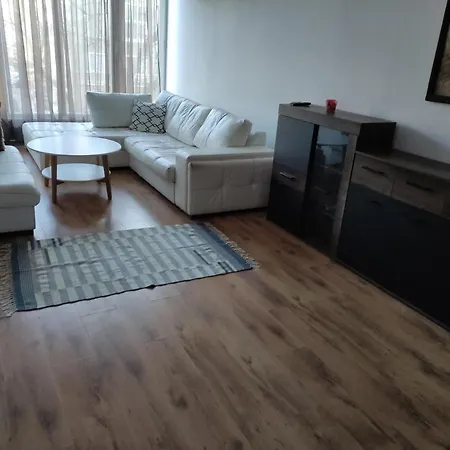 Многостаен Апартамент В Центъра На Град Бургас. Apartment